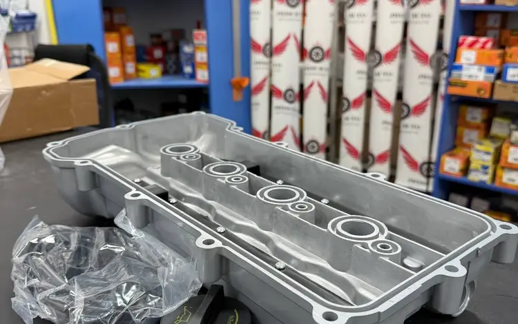 Крышка клапанов алюминиевая Hyundai/Kia аналог за 40 000 тг. в Астана