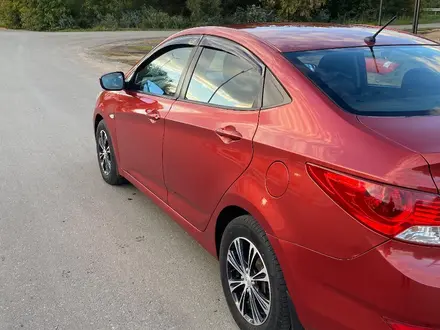 Hyundai Solaris 2014 года за 4 800 000 тг. в Павлодар – фото 2