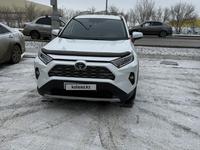 Toyota RAV4 2021 годаfor19 000 000 тг. в Атырау