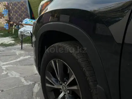 Toyota Highlander 2019 года за 16 500 000 тг. в Алматы – фото 2