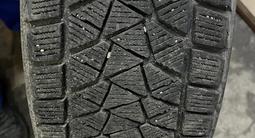 Комплект дисков с зимними шинами за 260 000 тг. в Алматы – фото 3