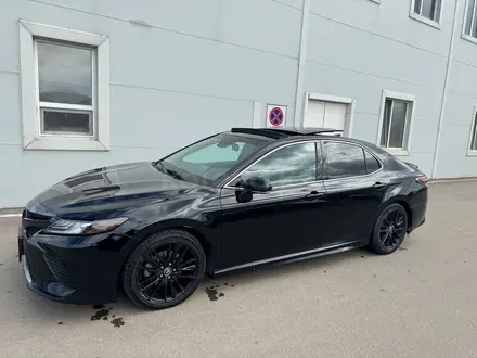 Toyota Camry 2019 года за 13 900 000 тг. в Астана – фото 3