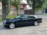 Mercedes-Benz E 280 1998 годаfor5 100 000 тг. в Алматы