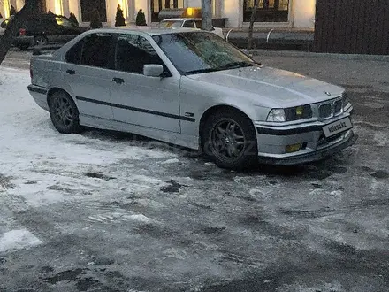 BMW 325 1994 года за 2 200 000 тг. в Алматы – фото 4