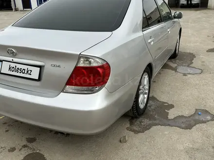 Toyota Camry 2004 года за 5 000 000 тг. в Актау – фото 2