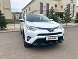 Toyota RAV4 2019 года за 14 000 000 тг. в Караганда
