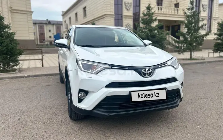 Toyota RAV4 2019 года за 14 000 000 тг. в Караганда
