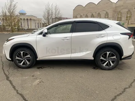 Lexus NX 200 2019 года за 14 500 000 тг. в Уральск – фото 3