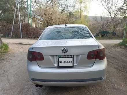 Volkswagen Jetta 2005 года за 3 300 000 тг. в Алматы – фото 4