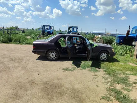 Mercedes-Benz E 260 1993 года за 1 100 000 тг. в Павлодар – фото 4