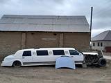 Lincoln Town Car 1996 года за 800 000 тг. в Атырау