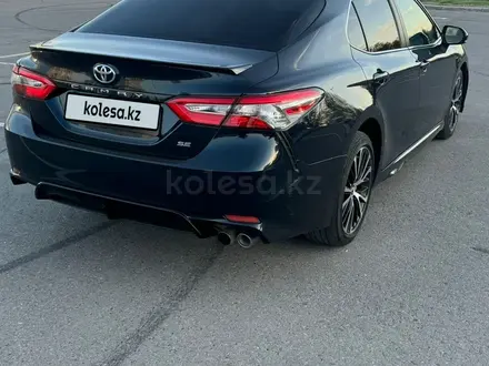 Toyota Camry 2019 года за 13 700 000 тг. в Алматы – фото 11