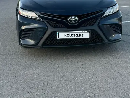 Toyota Camry 2019 года за 13 700 000 тг. в Алматы – фото 21