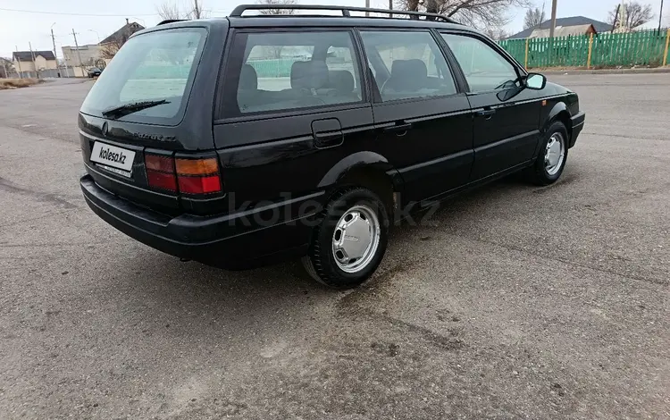 Volkswagen Passat 1992 годаfor1 300 000 тг. в Тараз