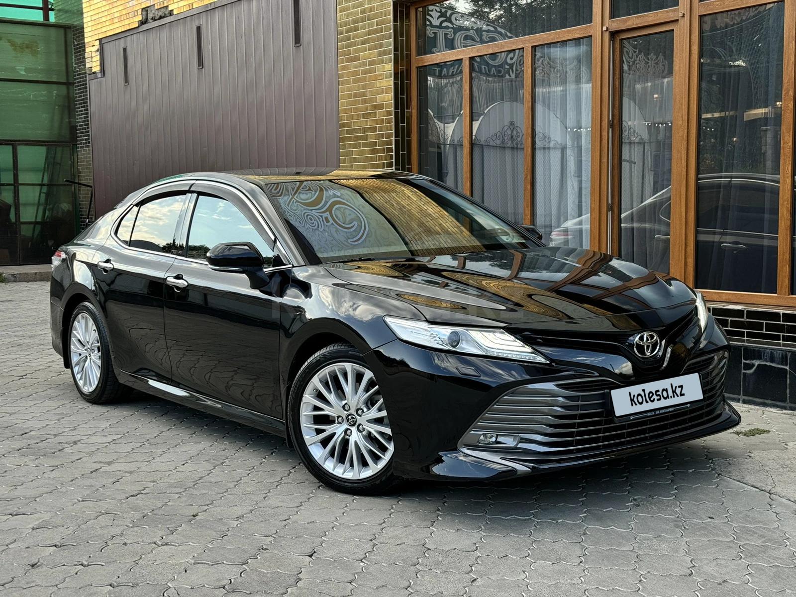 Toyota Camry 2019 г.