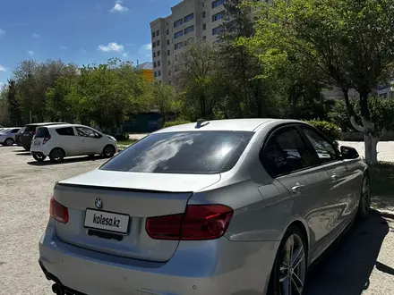 BMW 320 2017 года за 9 000 000 тг. в Актобе – фото 23