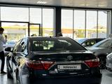 Toyota Camry 2017 годаүшін10 000 000 тг. в Шымкент – фото 2