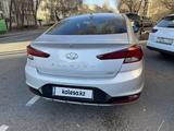 Hyundai Elantra 2019 годаfor8 800 000 тг. в Алматы – фото 4