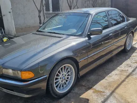 BMW 740 1994 года за 3 000 000 тг. в Шымкент