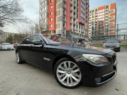 BMW 750 2009 года за 10 800 000 тг. в Алматы – фото 7