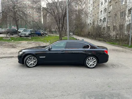 BMW 750 2009 года за 10 800 000 тг. в Алматы – фото 32