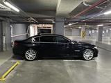 BMW 750 2009 годаүшін8 500 000 тг. в Алматы – фото 2