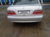 Mercedes-Benz E 200 1999 года за 2 600 000 тг. в Тимирязево – фото 2