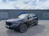 BMW X5 2022 года за 49 000 000 тг. в Костанай – фото 2