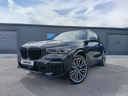 BMW X5 2022 года за 49 000 000 тг. в Костанай – фото 3