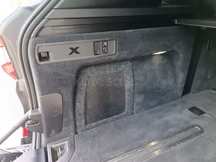 BMW X5 2022 года за 49 000 000 тг. в Костанай – фото 35