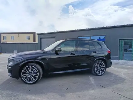 BMW X5 2022 года за 49 000 000 тг. в Костанай – фото 5