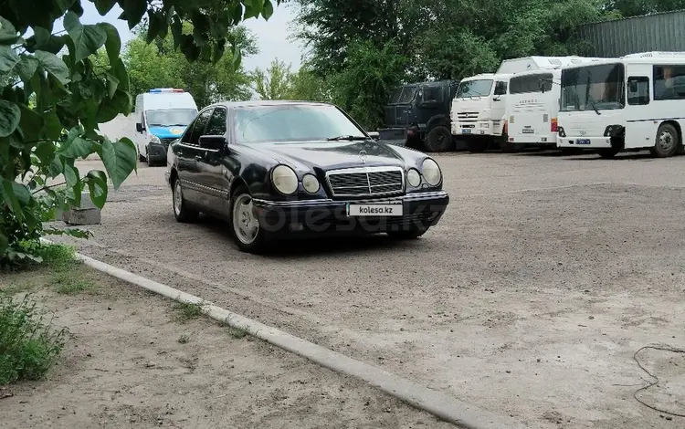 Mercedes-Benz E 230 1996 годаүшін2 600 000 тг. в Алматы