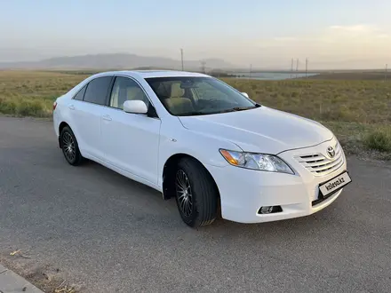 Toyota Camry 2007 года за 6 000 000 тг. в Шымкент – фото 2