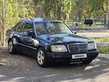 Mercedes-Benz E 220 1993 года за 1 400 000 тг. в Павлодар
