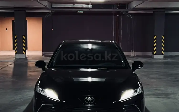 Toyota Camry 2023 года за 18 500 000 тг. в Алматы