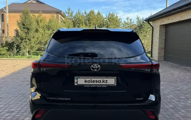 Toyota Highlander 2023 годаүшін33 000 000 тг. в Астана