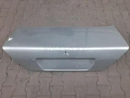 Крышка багажника за 5 000 тг. в Алматы