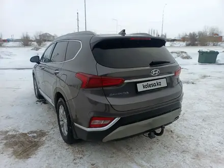 Hyundai Santa Fe 2020 года за 16 200 000 тг. в Актобе – фото 4