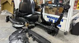 Передний бампер фара крыло капот решетка на тойота камри 70 за 50 000 тг. в Алматы – фото 4