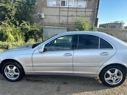 Mercedes-Benz C 200 2001 года за 2 500 000 тг. в Караганда – фото 7