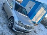 Mercedes-Benz C 200 2001 года за 3 000 000 тг. в Караганда – фото 3