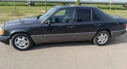 Mercedes-Benz E 200 1990 года за 1 400 000 тг. в Астана – фото 4