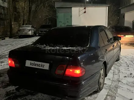 Mercedes-Benz E 240 1998 года за 2 000 000 тг. в Караганда – фото 8