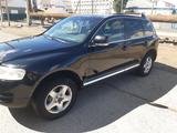 Volkswagen Touareg 2004 года за 4 200 000 тг. в Атырау