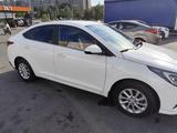 Hyundai Accent 2021 годаfor8 300 000 тг. в Алматы – фото 3