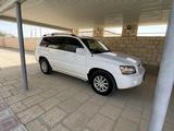 Toyota Highlander 2004 года за 6 000 000 тг. в Актау – фото 2