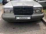 Mercedes-Benz E 260 1993 года за 900 000 тг. в Алматы – фото 2