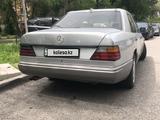 Mercedes-Benz E 260 1993 года за 900 000 тг. в Алматы – фото 4