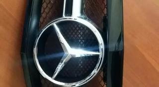 Mercedes w212 AMG Решетка радиатора за 1 800 тг. в Алматы