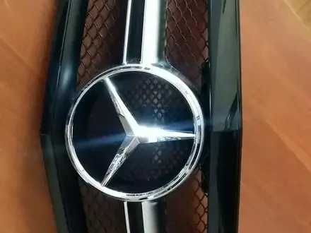 Mercedes w212 AMG Решетка радиатора за 1 800 тг. в Алматы